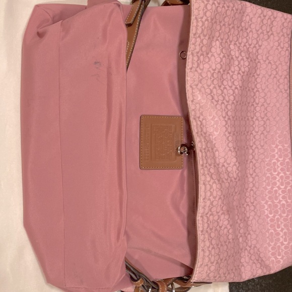 COACH Soft pink tiny C jacquard fabric & suede base w/ matching keychain. F11666 - Picture 8 of 12